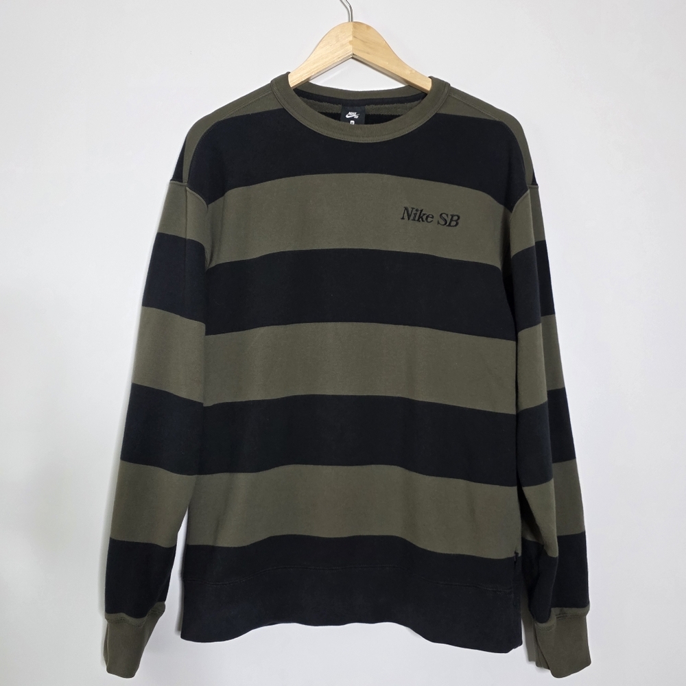 NIKE Green & Black Striped terry cloth sweatshirt in Great condition Size Med